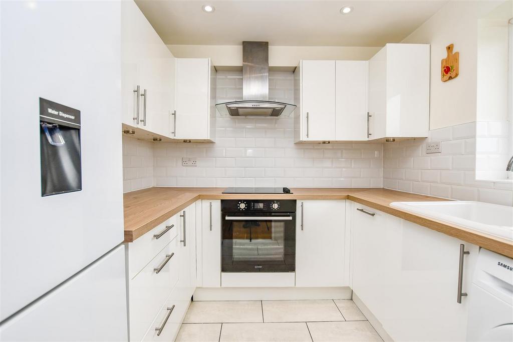 Kitchen 1.2.jpg