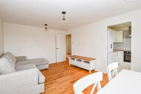 35 Meadow Close, London Colney, St Albans, AL2 1RH