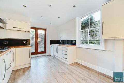 3 bedroom terraced house to rent, Upper Abbey Road, Brighton