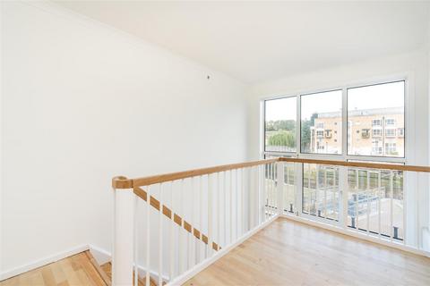 2 bedroom flat to rent, Princes Court, Canada Water, SE16