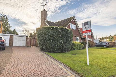 4 bedroom detached bungalow for sale, Farnham Lane, Burnham SL2