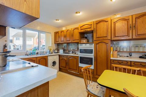 3 bedroom end of terrace house for sale, Jennery Lane, Burnham SL1