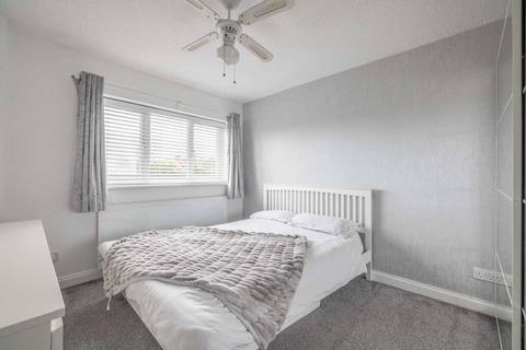 3 bedroom end of terrace house for sale, Goldsworthy Way, Slough SL1