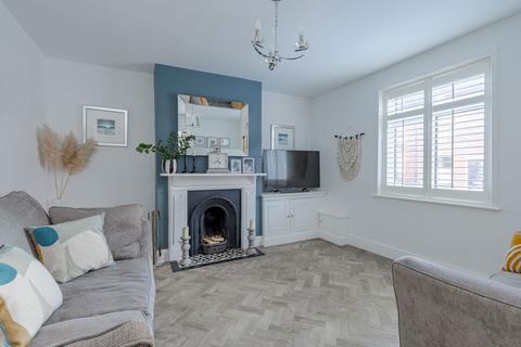 3 bedroom end of terrace house for sale, Weyside Road, Guildford, GU1