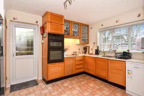 3 bedroom detached house for sale, Yarnacott, Bishopsteignton Location, Shoeburyness, Essex, SS3