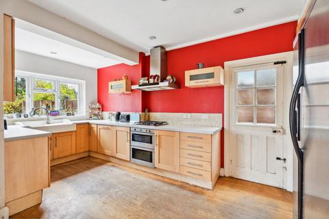 45 Beechwood Close, Amersham, HP6 6QX