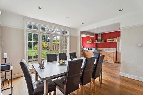 45 Beechwood Close, Amersham, HP6 6QX