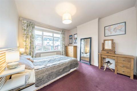 3 bedroom semi-detached house for sale, Bramshot Avenue, London SE7