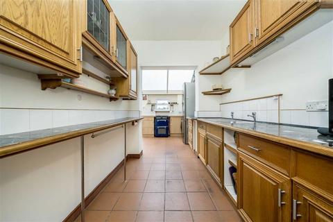 3 bedroom semi-detached house for sale, Bramshot Avenue, London SE7