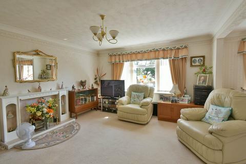 2 bedroom detached bungalow for sale, Hillborough Close, Bexhill-on-Sea, TN39