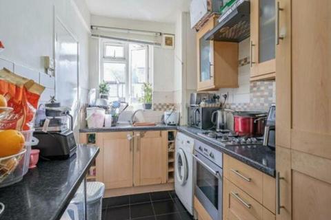 2 bedroom flat for sale, Valley Road, Russell Court Valley Road, SW16