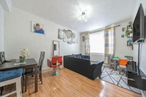 2 bedroom flat for sale, Valley Road, Russell Court Valley Road, SW16