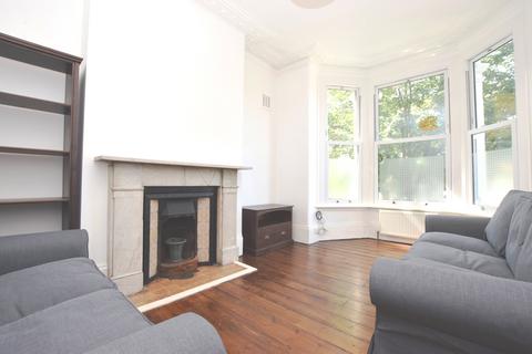 2 bedroom flat to rent, Valmar Road Camberwell SE5