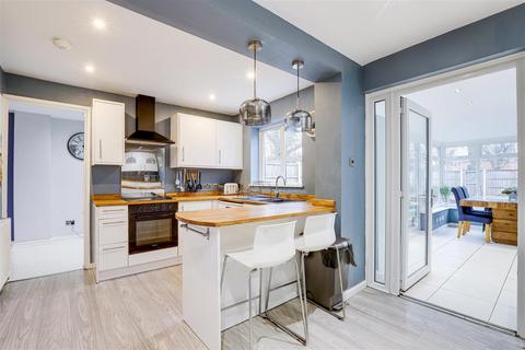 64 Borman Close, Nottingham, NG6 7AY