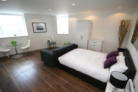 Studio to rent, Blue, Salford M50