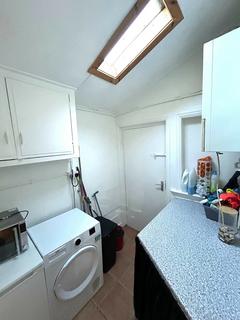 68 Redlam, Blackburn, BB2 1UW