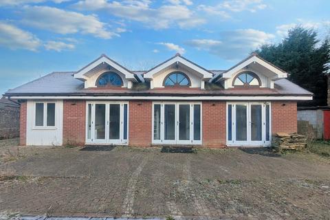 11 bedroom detached house for sale, Beaubush Cottage, Horsham Road, Crawley, West Sussex, RH11 6AA