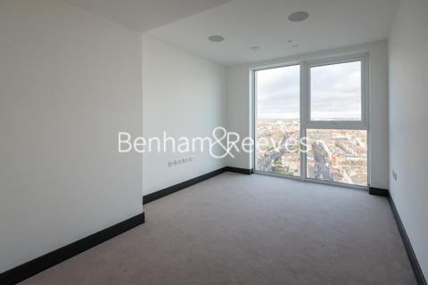 3 bedroom apartment to rent, Sovereign Court, Hammersmith W6