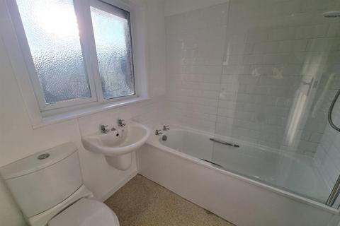 3 bedroom end of terrace house to rent, Dorset Road, Bognor Regis