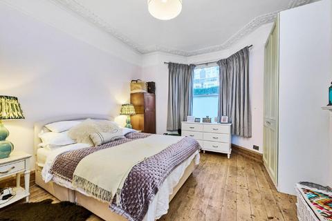 2 bedroom flat for sale, Bradiston Road, Queens Park