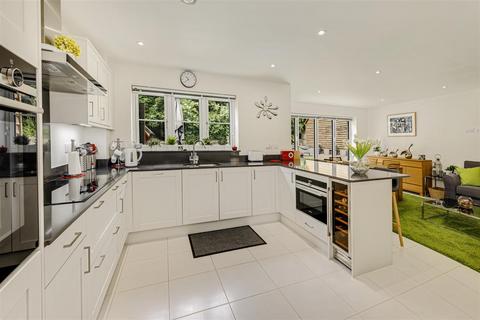 1 Astley Close, Little Kineton, Warwick, CV35 0FP