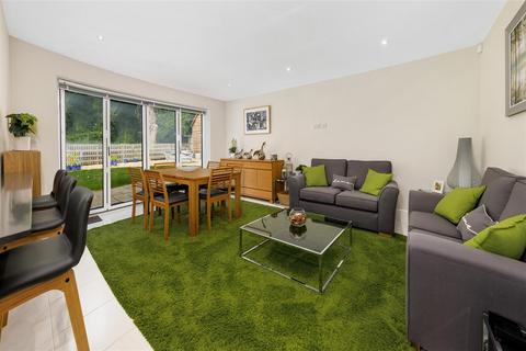 1 Astley Close, Little Kineton, Warwick, CV35 0FP