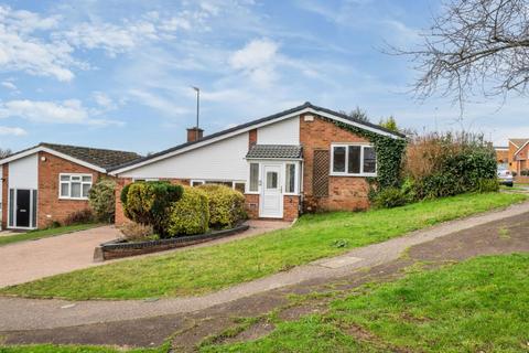 3 bedroom detached bungalow to rent, Godwin Way, Bromham, Bedford