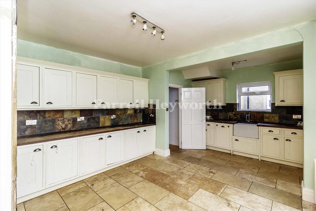 Kitchen dining room