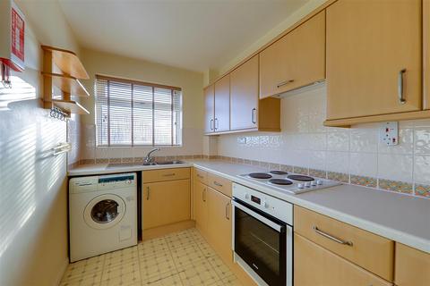 1 bedroom flat for sale, Fenners court, Worthing BN11