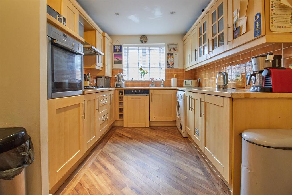 Fitted dining kitchen to front