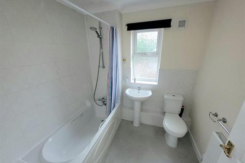 2 bedroom terraced house to rent, Breda Court, Spalding