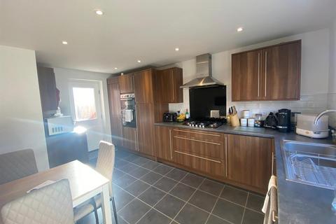 5 bedroom link detached house for sale, Phoenix Way, Stowmarket IP14