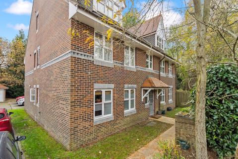 2 bedroom ground floor flat for sale, The Brambles, Prospect Road, St. Albans, Hertfordshire