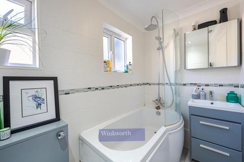 1 bedroom flat to rent, CLAYLANDS ROAD, SW8