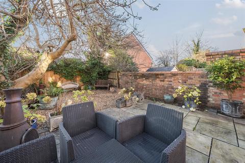 19 Campbell Road, Bedford, MK40 3DD