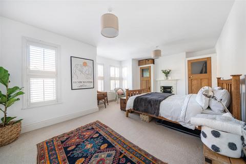 19 Campbell Road, Bedford, MK40 3DD