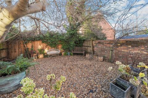 19 Campbell Road, Bedford, MK40 3DD