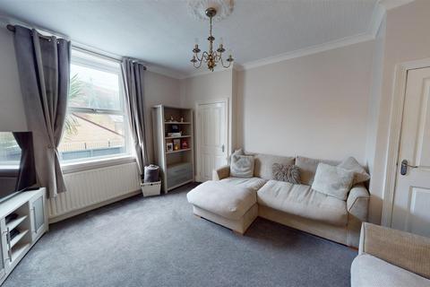 2 bedroom end of terrace house for sale, Livingstone Street North, Halifax