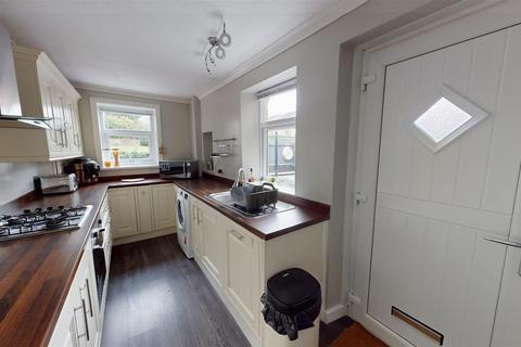 2 bedroom end of terrace house for sale, Livingstone Street North, Halifax