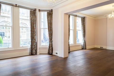 3 bedroom apartment to rent, Cardinal Mansions, Carlisle Place, SW1P