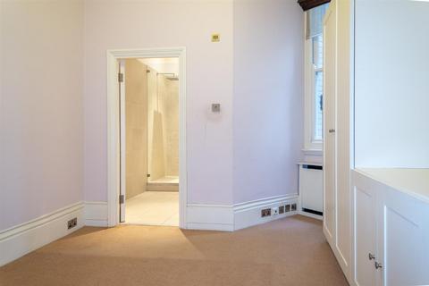 3 bedroom apartment to rent, Cardinal Mansions, Carlisle Place, SW1P