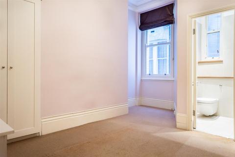 3 bedroom apartment to rent, Cardinal Mansions, Carlisle Place, SW1P