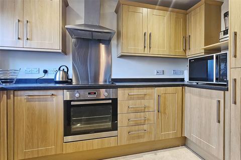2 bedroom apartment for sale, Woodlands Avenue, Rustington, Littlehampton, West Sussex