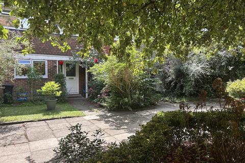 21 Fellbrook, Richmond, TW10 7UN