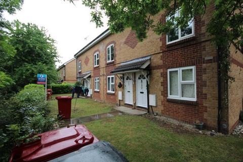 2 bedroom maisonette to rent, Maplin Park, Langley.