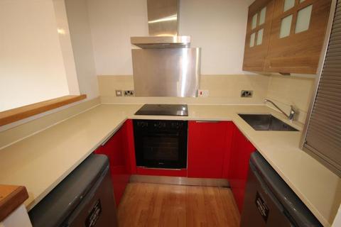 2 bedroom maisonette to rent, Maplin Park, Langley.