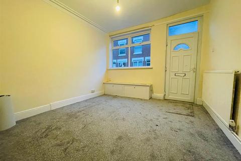 2 bedroom house to rent, Biddulph Street, Leicester