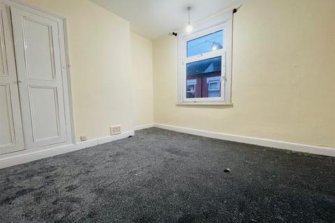 2 bedroom house to rent, Biddulph Street, Leicester