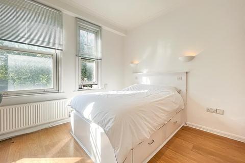 Studio to rent, Battersea Park Road, Battersea, SW11