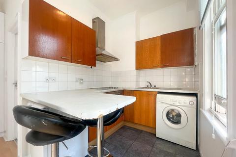 Studio to rent, Battersea Park Road, Battersea, SW11